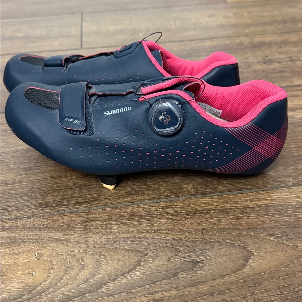 Shimano Indoor Cycling Shoes, Size 41 - Picture 2 of 7